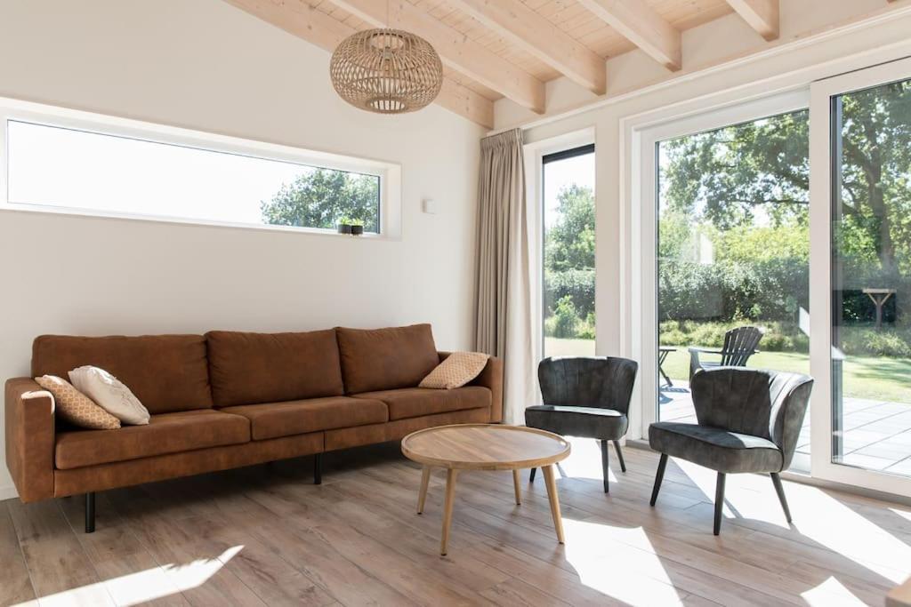 Vakantiehuis Eikzicht Gelegen Aan Het Bos Elsloo  Exterior photo