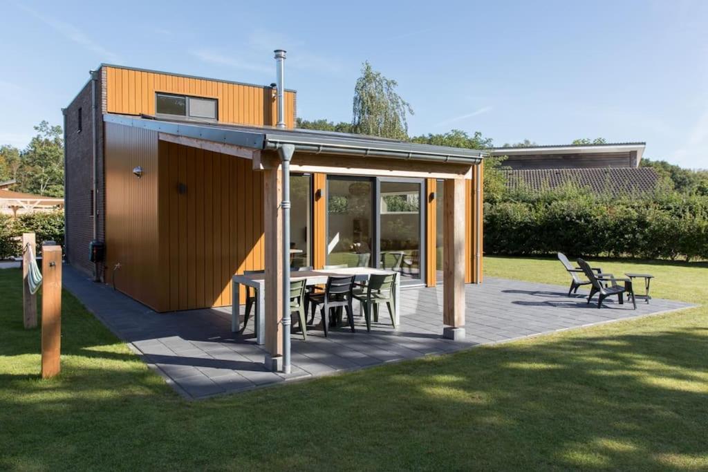 Vakantiehuis Eikzicht Gelegen Aan Het Bos Elsloo  Exterior photo